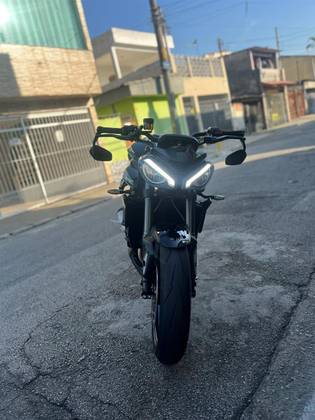 TRIUMPH STREET TRIPLE 765 RS TRIUMPH STREET TRIPLE 765 RS